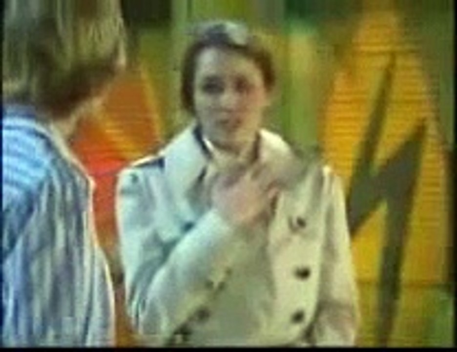 Miley tells Jake she's Hannah Montana [[Achy Jakey Heart]]