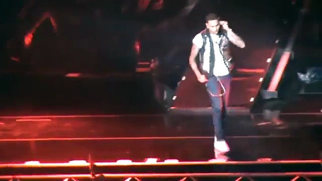 Chris Brown singing Forever (FAME tour 2011)