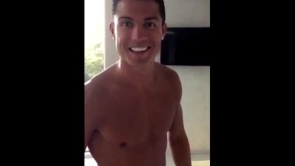 Funny football Cristiano Ronaldo se recupera tras el partido ante Galatasaray en un bano con agua he