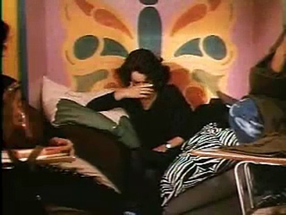 HEATHERS aka LETHAL ATTRACTION (1989) trailer