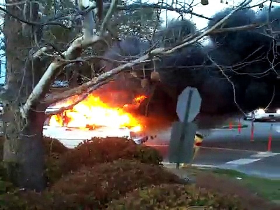 VALDOSTA GEORGIA CAR FIRE, Valdosta GA. Mall car fire,Valdosta Fire Department Rescue Firemen Police