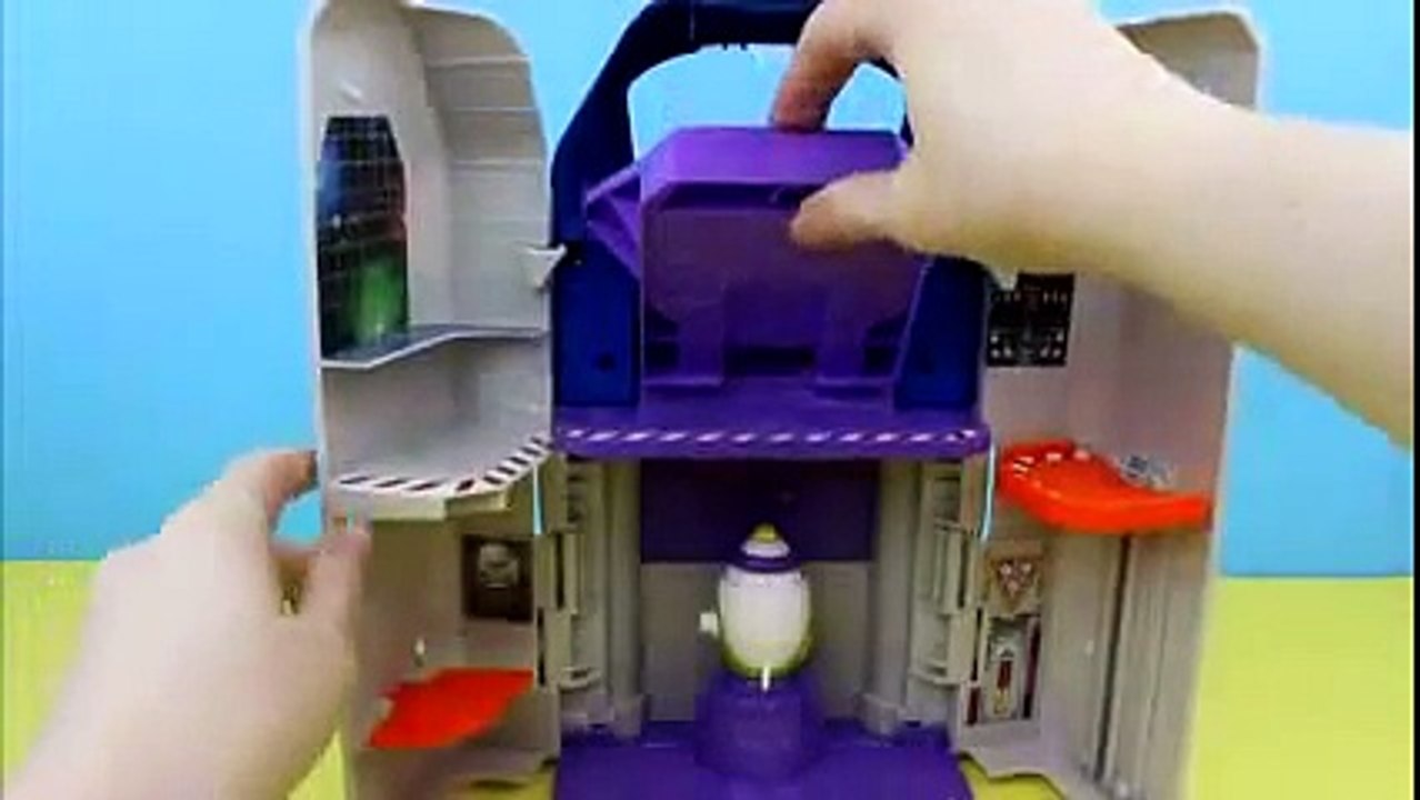 Toy Story Spaceship Command Center Buzz Lightyear saves Woody from Emporer Zerg