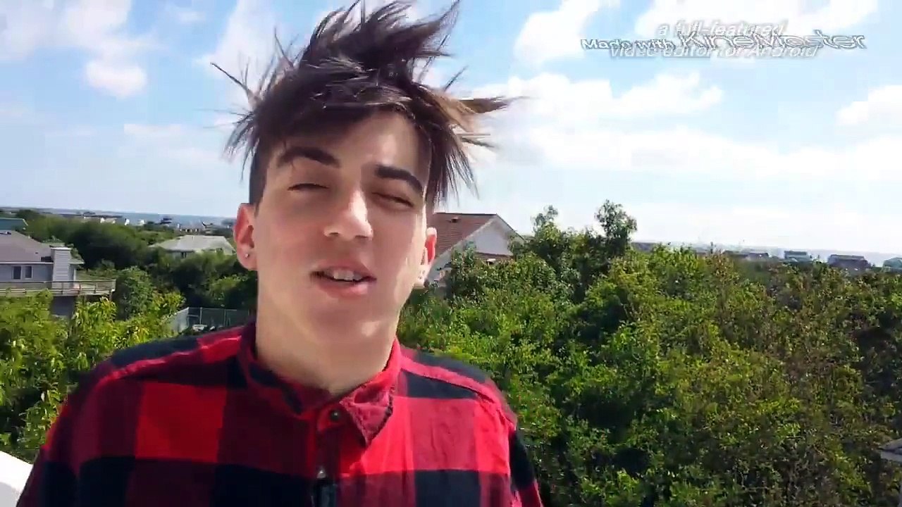 Beach vlog!: bloody noses, spiderman, & sunbathing