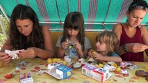 [OEUF] 12 Kinder Surprise Infinimix avec les Cousines - Studio Bubble Tea unboxing surprise eggs