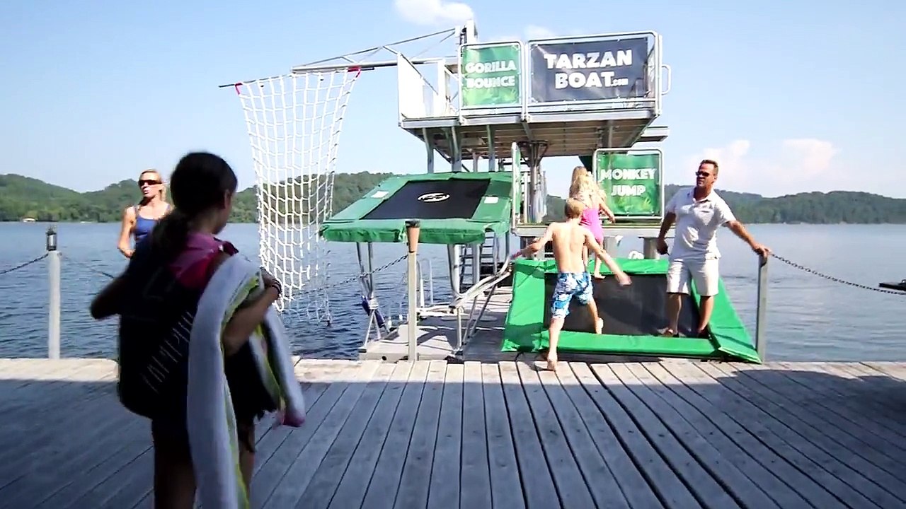 Le Tarzan Boat, mi bateau, mi parc aquatique