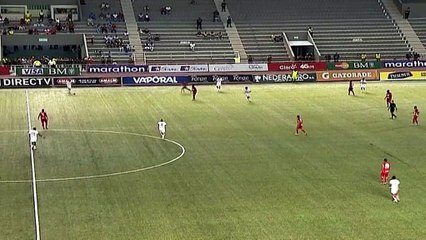 Équateur - Il met une volée à son gardien