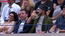 Justin Timberlake & Jimmy Fallon imitent Beyonce en tribune lors de Federer - Gasquet