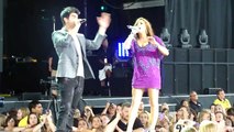 End of Wouldn't Change A Thing (Live from Toronto) - Joe Jonas and Demi Lovato (HD)