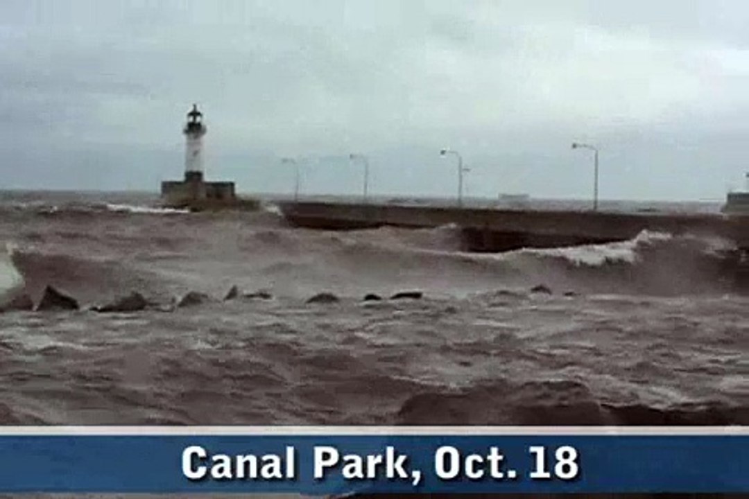 Big waves hit Duluth's Canal Park