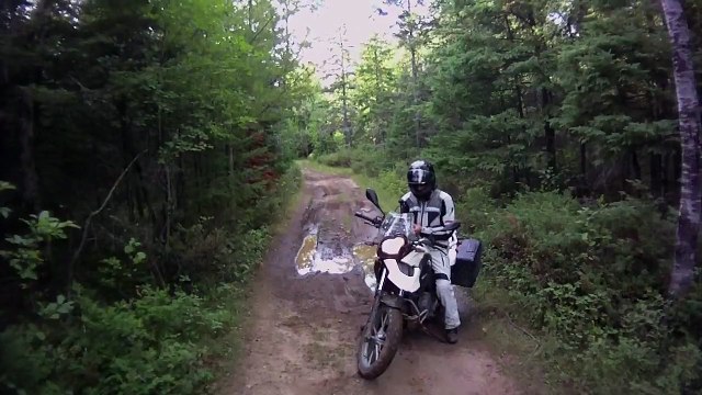BMW G650 gs V.S. Kawasaki KLR 650 Offroad Adventure
