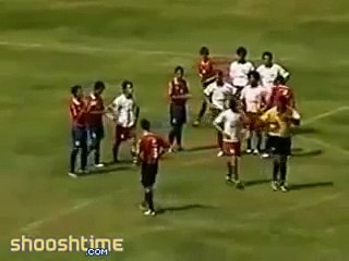 Sędzia powalil zawodnika a potem uciekal