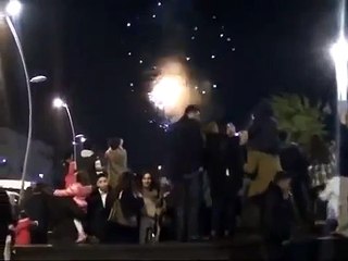 Yılbaşı Gecesi Sokakta Namaz Kılan Adam