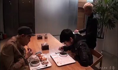G-Dragon, Top and Daesung eating together