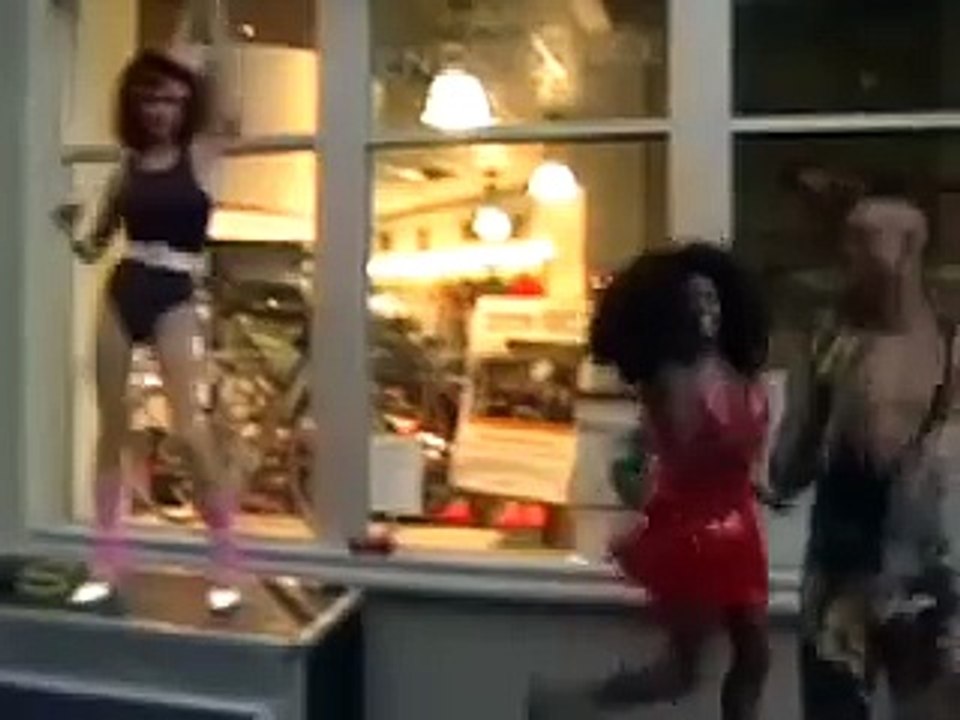 Drag Queens Work it out at Crunch Fitness