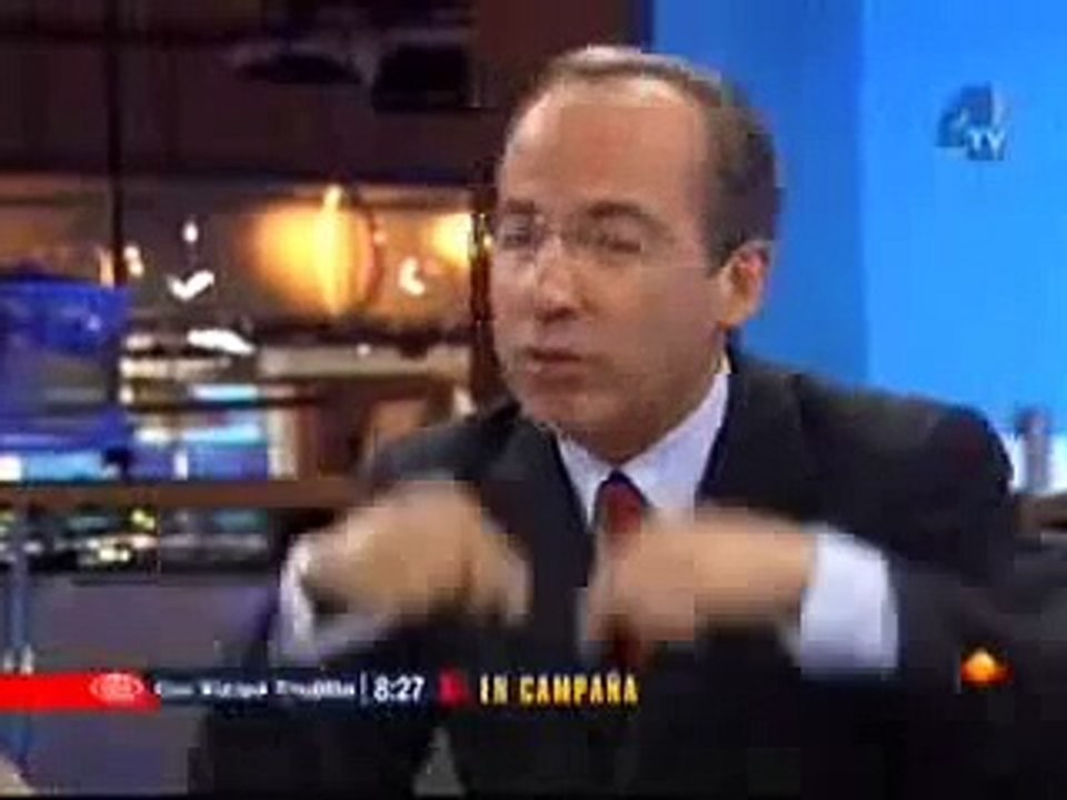 Felipe en el cristal con que se mira