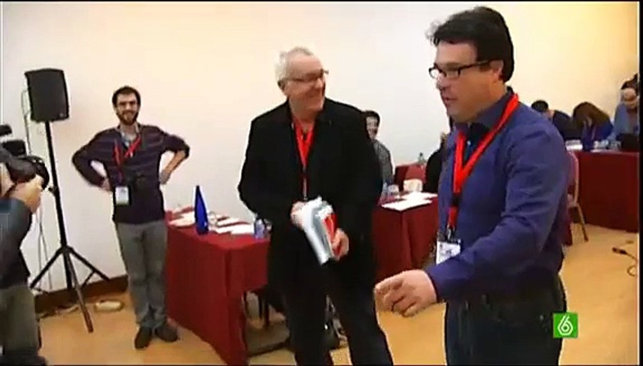 Rajoy debería legalizar la consulta y permitir el debate en Cataluña (14.12.2013)