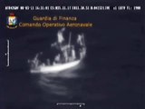 Lampedusa (AG) - Il video del salvataggio degli immigrati