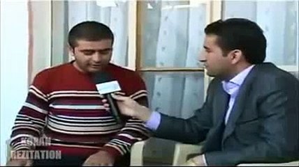 يقلد أكثر من عشرة قراء سبحان الله صوته عذب