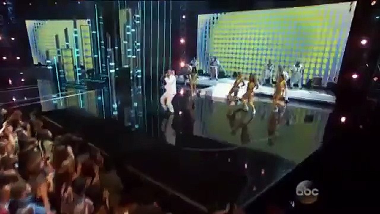 The Peoples Couch Watches 2014 Billboard Music Awards