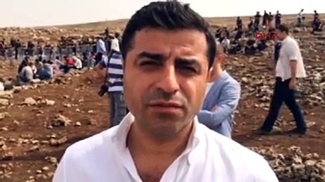 Selahattin Demirtaş 2 gündür Cizre önünde