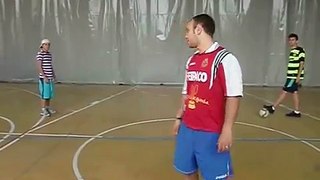 Video Anecdotas de educación física (sesión iniciación fútbol sala).wmv