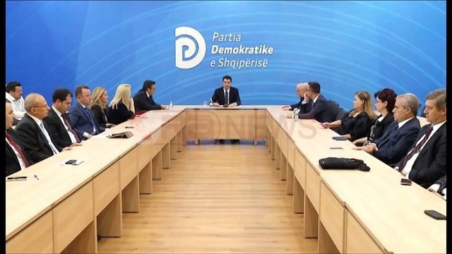 Basha mbledh grupin PD: Rama arkitekt i kriminalizimit - Ora News - Lajmi i fundit