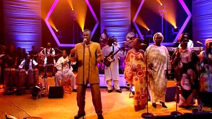 Youssou N'Dour — Li Ma Weesu (live 2005)