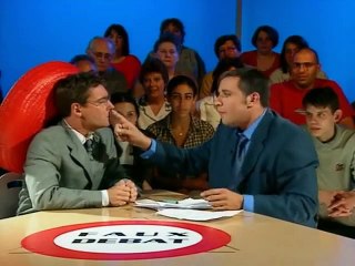 Nous C Nous - Faux Débat  / Les Chapeaux