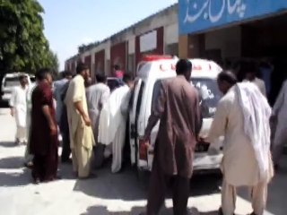 اٹک- اسکول میں ڈینگی سے بچا وکا اسپرے، 700 سے زائد طالبات بے ہوش ویڈ یو نیوز دیکھیں