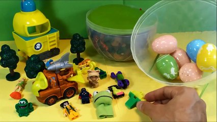 Download Video: oeufs surprises jouets pour enfants | funkids videos surprise eggs and disney cars mater