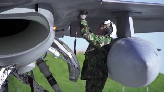 Portuguese Female F-16 Crew Chief participates in her first NATO exercise