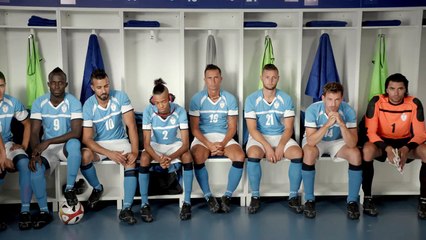 Carla Bruni a-t-elle tout plaqué pour être entraîneur de foot ?