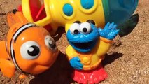 Toy Hawaiian Vacation Cookie Monster Beach Disney Finding Nemo Bath Submarine Under Water Toys