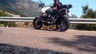 Moto Guzzi Stelvio vs. Speed Triple in Sardegna