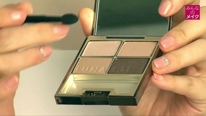 新見千晶さんが教えるメイク　「基本の整形風デカ目」