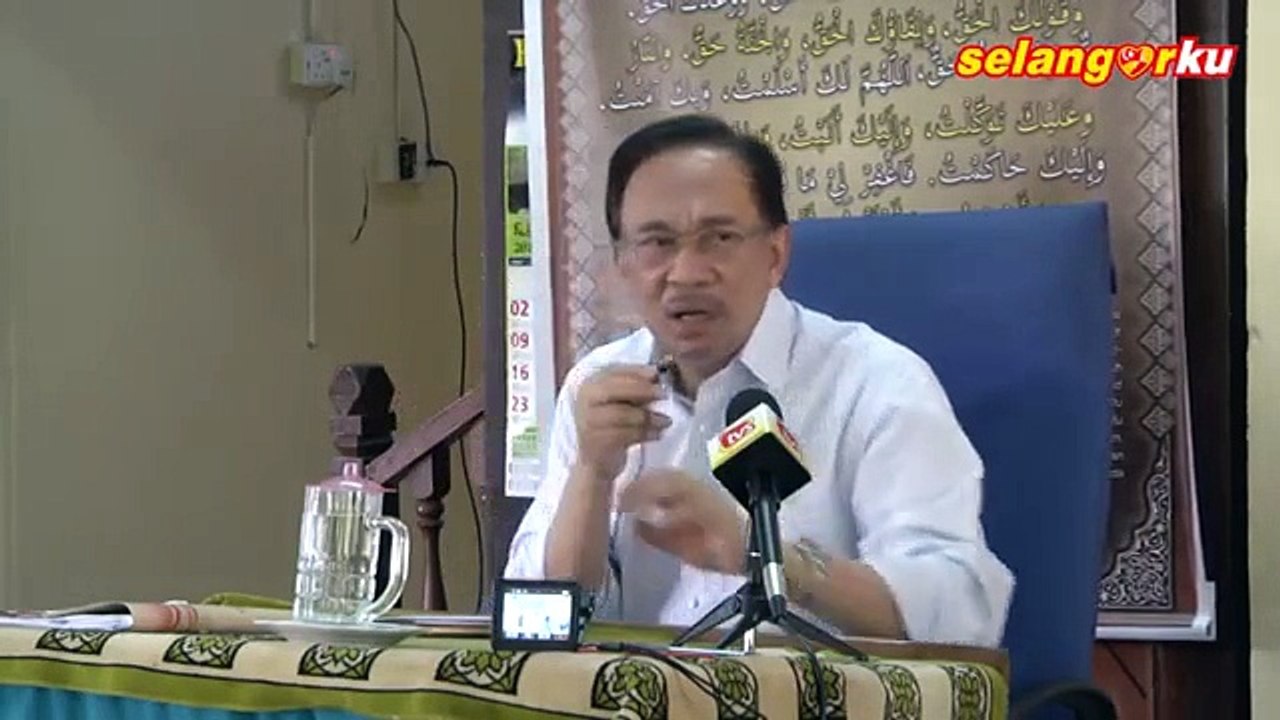 Anwar  : Saya pernah pecat Kassim Ahmad
