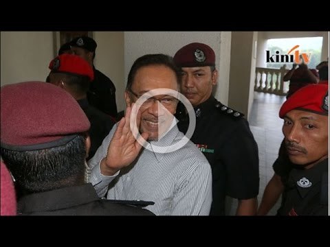 ‘Baju merah’ serlah kegagalan moral Umno - Anwar