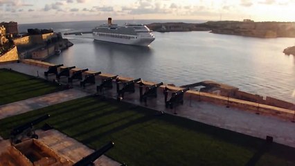 Full Gun Salute for the Costa Favolosa