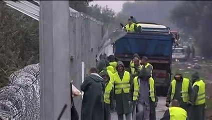 Hongrie : un renfort de soldats et de détenus pour terminer la construction du mur de barbelés