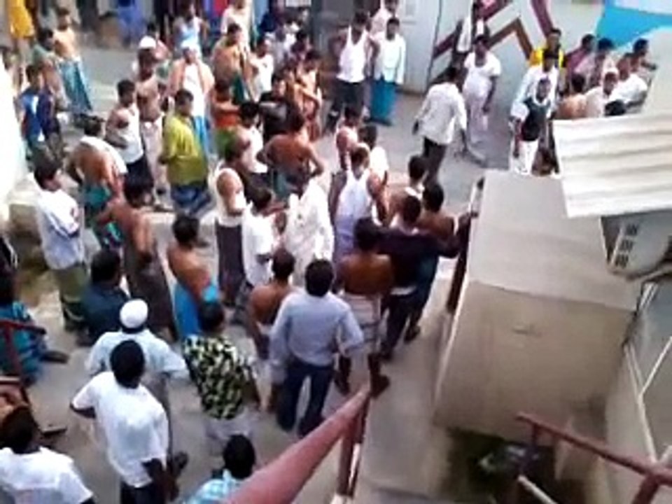 pakhton end bangal fighting n qatar AL jabar compny.mp4