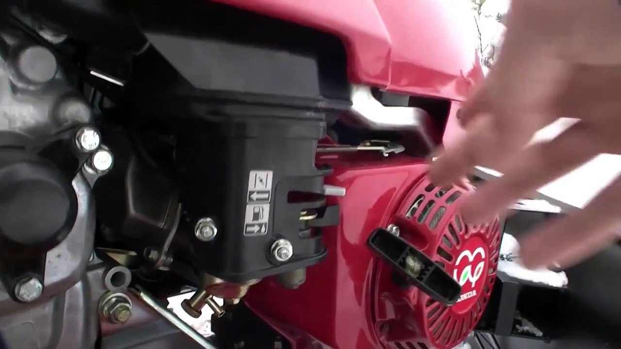 2010 12 24 Honda F660 Einachser beim Schneeschieben