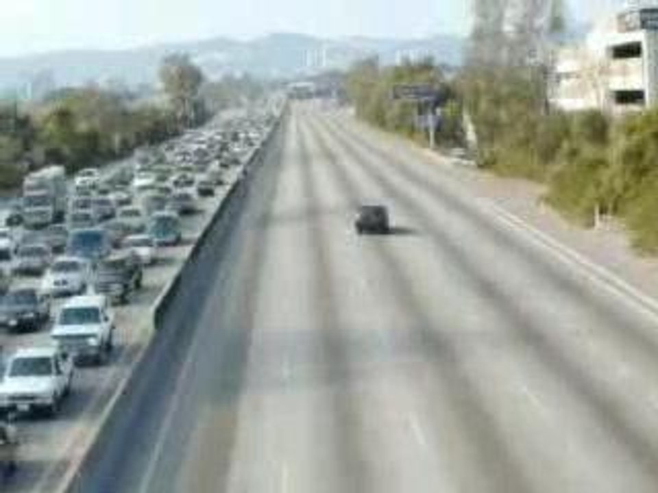 Crash d'un avion de ligne sur autoroute