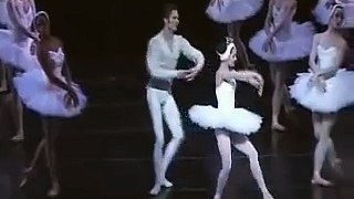 Adiarys Almeida & Dmitri Trubchanov White Swan pas de deux