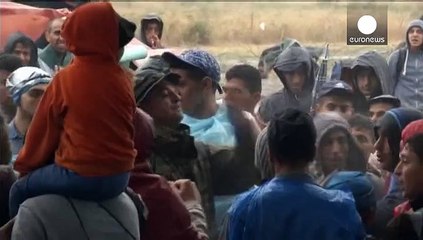 Дощ став новим випробовуванням для мігрантів