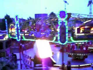 Descargar video: Kermis Geleen 2007, spookhuis lachuh