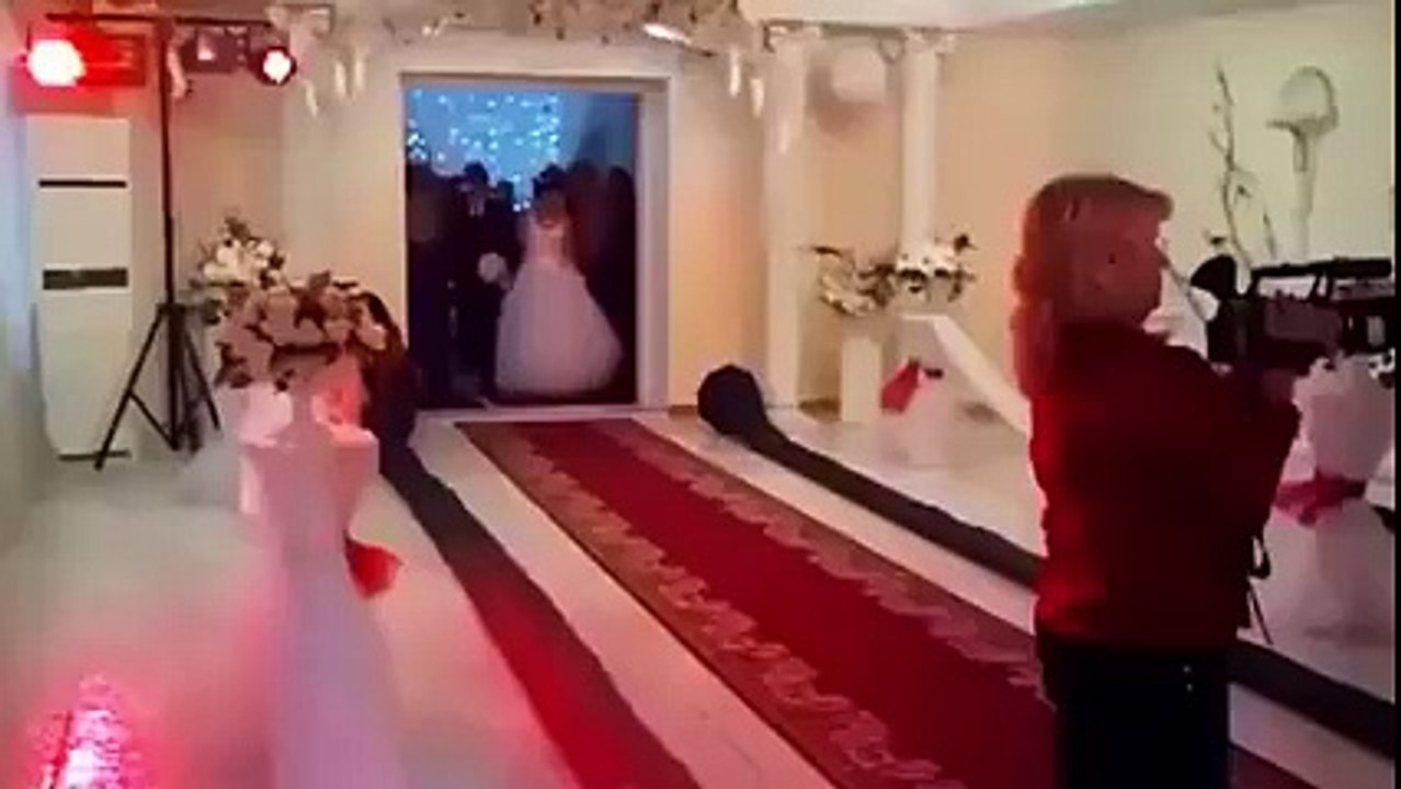 What an awesome flower effect! A special wedding ceremony smile emoticon