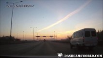 Meteor exploded with a blinding flash above central Russia (caught on Dashcam)