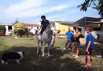 Come NON salire a cavallo all'indiana XD