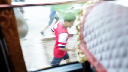 Watch Arsenal tour sensation The Running Man get the Gunners singing Sign Him Up!