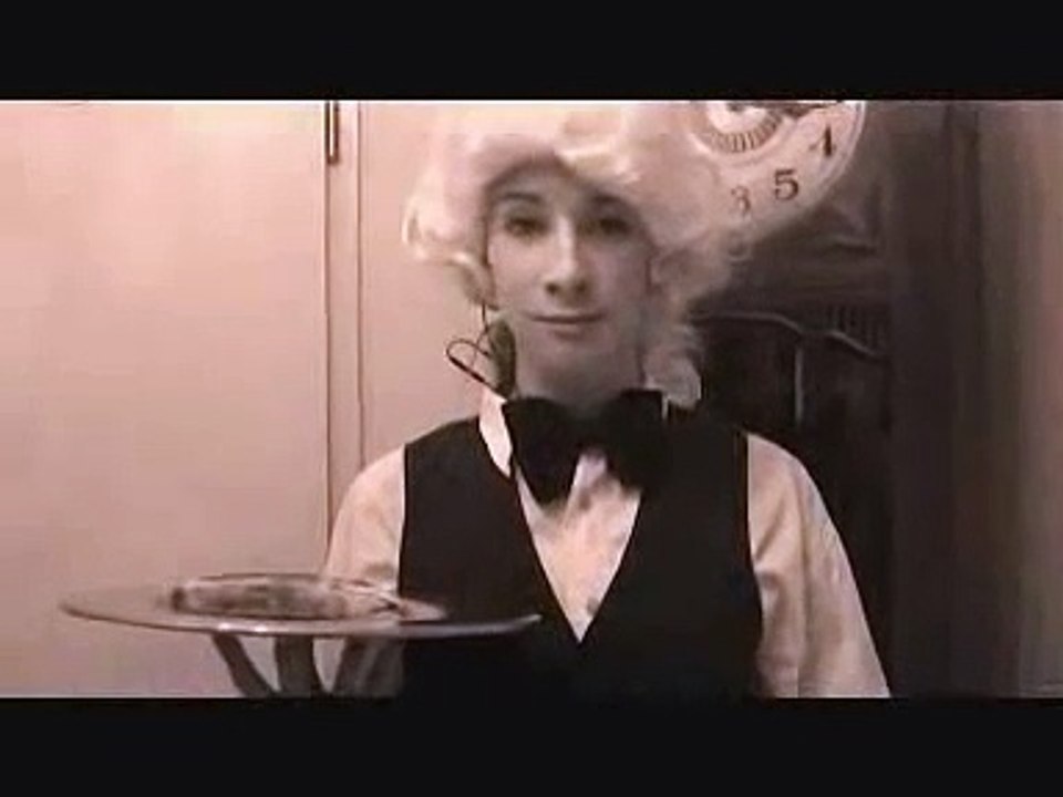 Tout va très bien, Madame la Marquise!